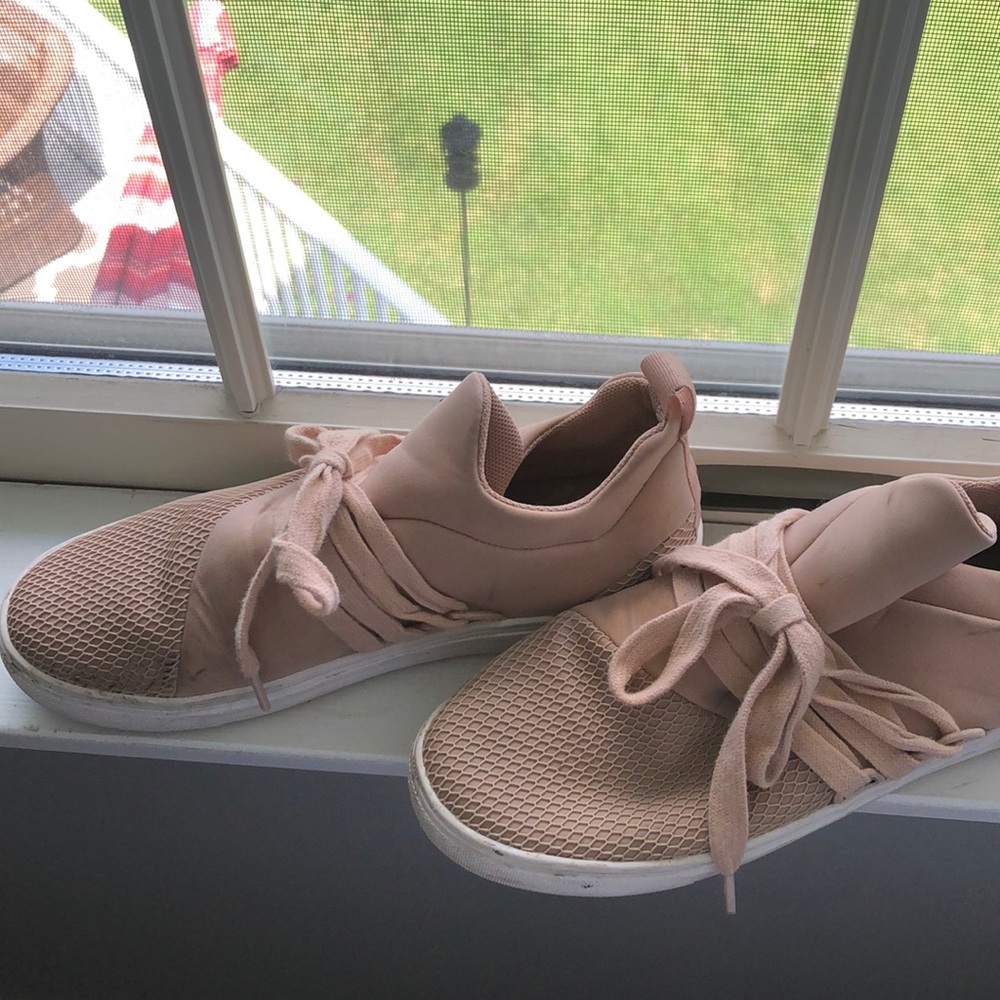 Steve Madden lancer sneakers!